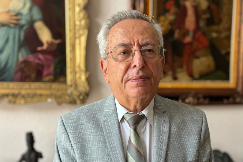 Nuotraukoje pavaizduotas Amerikos psichiatrų asociacijos narys dr. Leonu Sternu