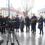 The participants of the conference laid flowers at the memorial plaque of Francisk Skorina placed at the Didžioji Street in Vilnius.