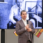 Nacionalinėje bibliotekoje pristatyta knyga apie kompozitorių Vytautą Klovą