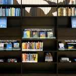 Knygų lentyna „Ukraina. Tarp fronto ir kasdienybės“ 