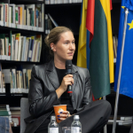 Nacionalinėje bibliotekoje pokalbis apie daniškos mados fenomeną su Deimante Bulbenkaite