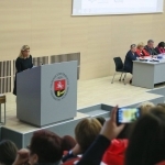 Lietuvos Respublikos kultūros ministrė Liana Ruokytė-Jonsson pasveikino suvažiavimo delegatus.