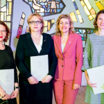 Lietuvos Respublikos kultūros ministrė Liana Ruokytė-Jonsson apdovanojo geriausius 2017 metų šalies bibliotekininkus