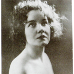 Unės Babickaitės-Graičiūnienės portretinė nuotrauka, apie 1925 m.