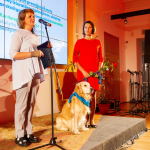Premijos už skaitymo skatinimo veiklą laureatai - projekto Skaitymas su šunimi atstovai
