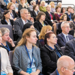 Konferencijos „XXI a. bibliotekos: tradicijos ir inovacijos“ dalyviai ir svečiai.