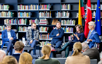 Nacionalinėje bibliotekoje ieškota atsakymų į klausimą, ar verta keisti Konstituciją dėl dvigubos pilietybės